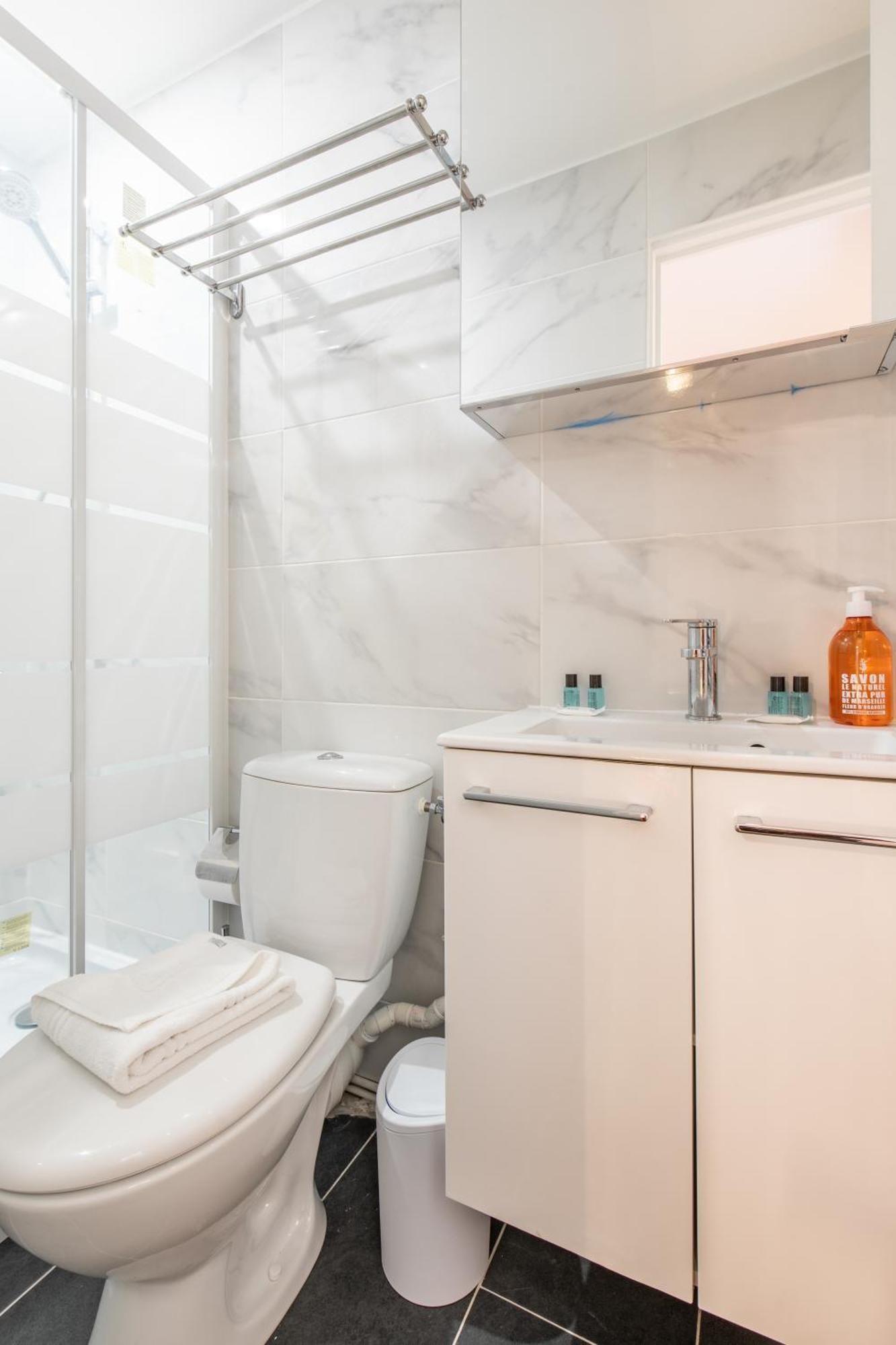 Spacious And Bright 2-Bedroom Large Apartment Very Close To Paris - Near Metro Булонь-Бийанкур Экстерьер фото