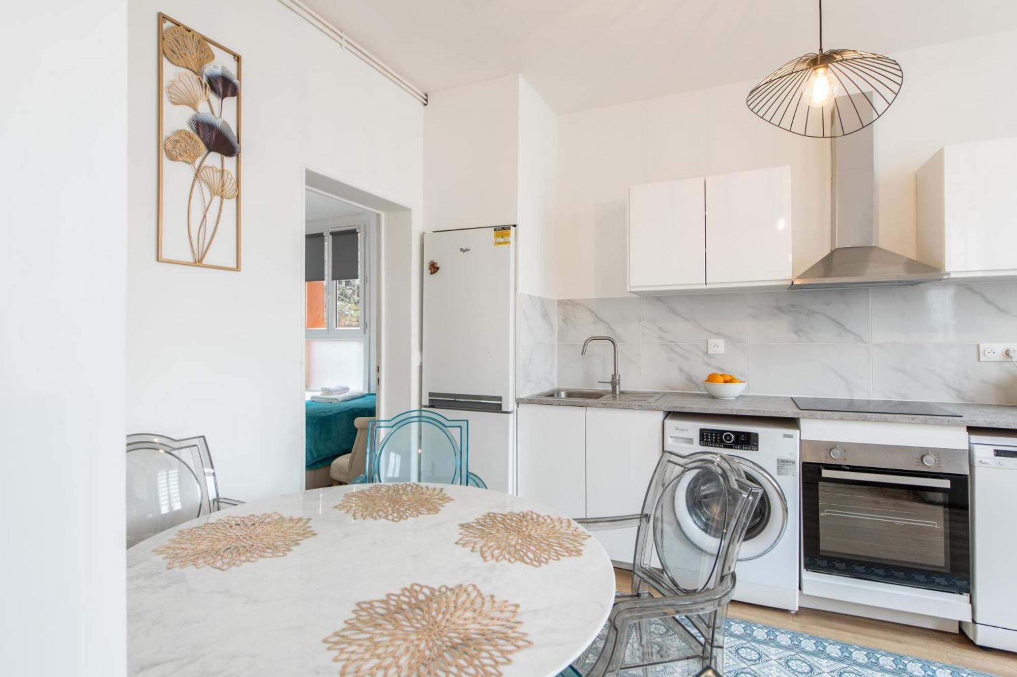Spacious And Bright 2-Bedroom Large Apartment Very Close To Paris - Near Metro Булонь-Бийанкур Экстерьер фото