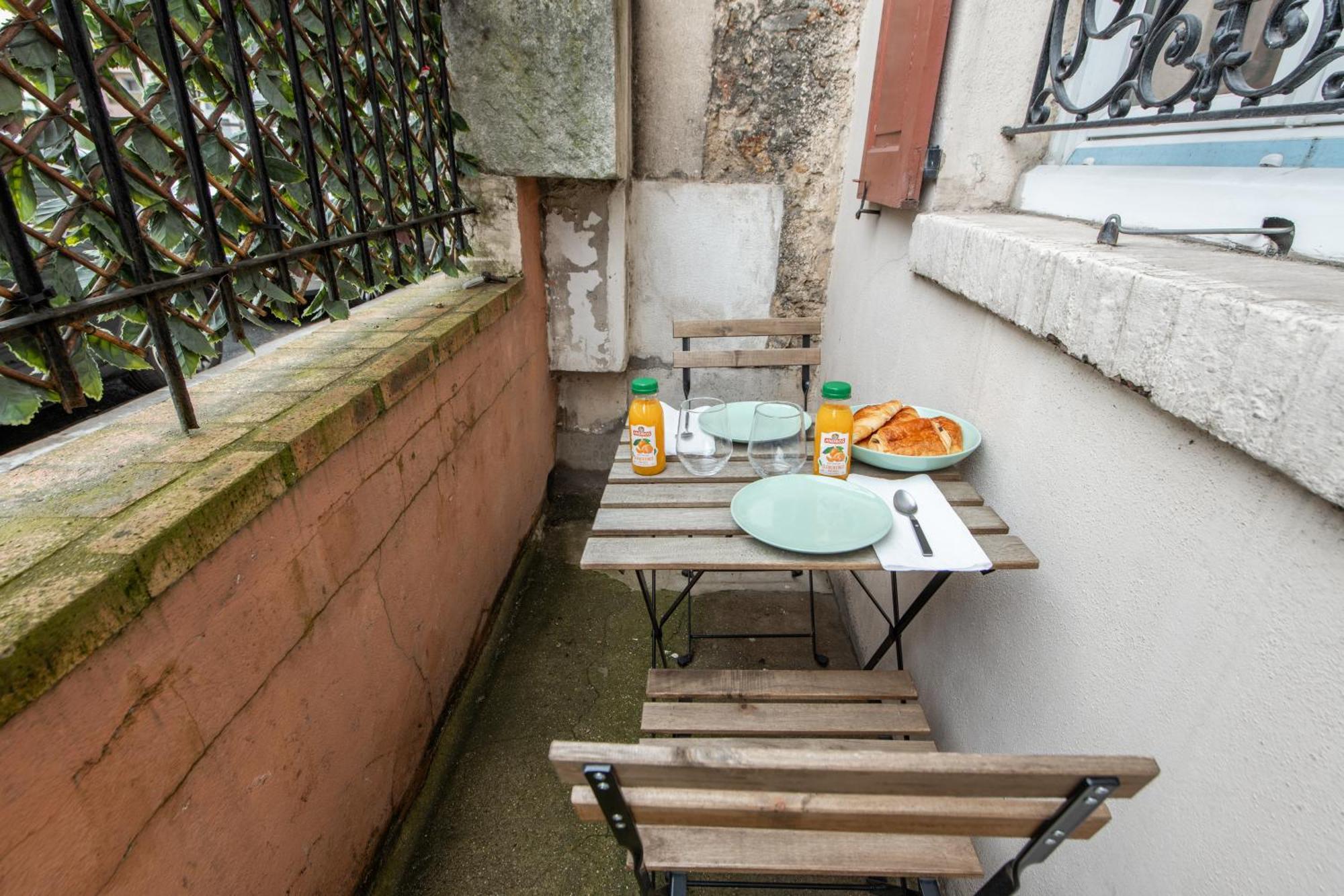 Spacious And Bright 2-Bedroom Large Apartment Very Close To Paris - Near Metro Булонь-Бийанкур Экстерьер фото